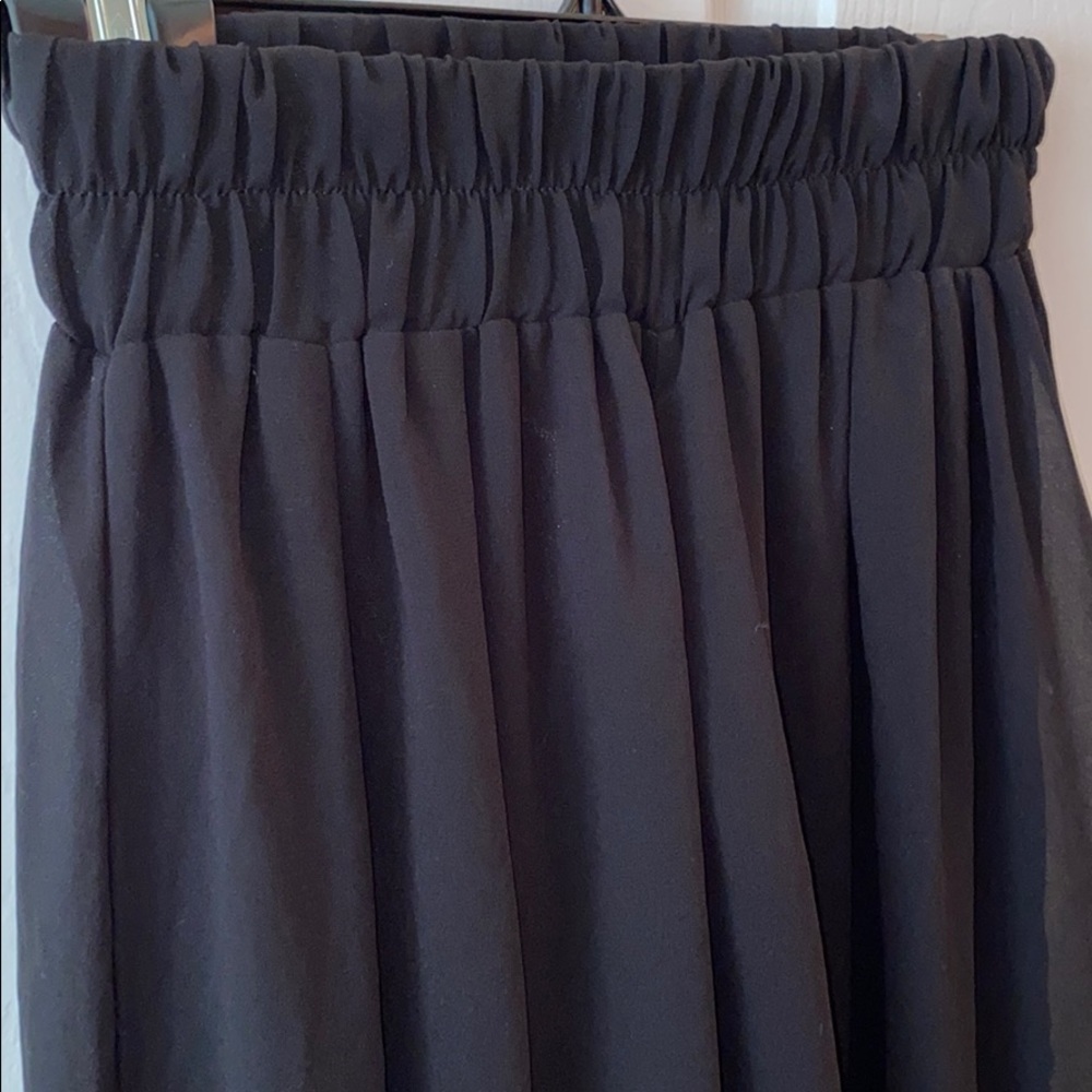 NWOT Cropped pants